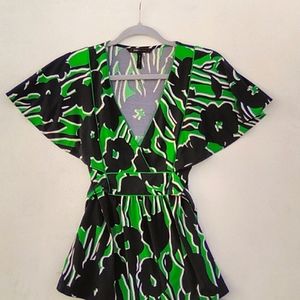 🍭BCBG Max azaria navy blue and green floral baby doll top size extra small